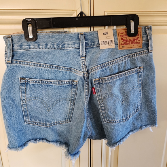 Women's Distressed Denim Shorts - Picture 3 of 4